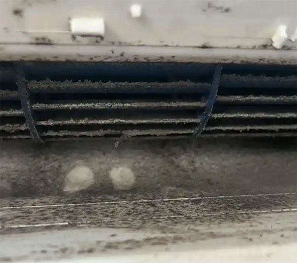 兴山空调吹的风有股烧焦味是怎么回事